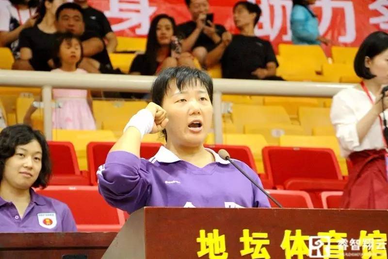 运动员宣誓.jpg 运动员宣誓.jpg